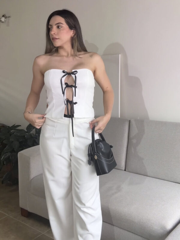 Set Ivory – Conjunto blanco strapless con lazos frontales Set Ivory – Conjunto blanco strapless con lazos frontales